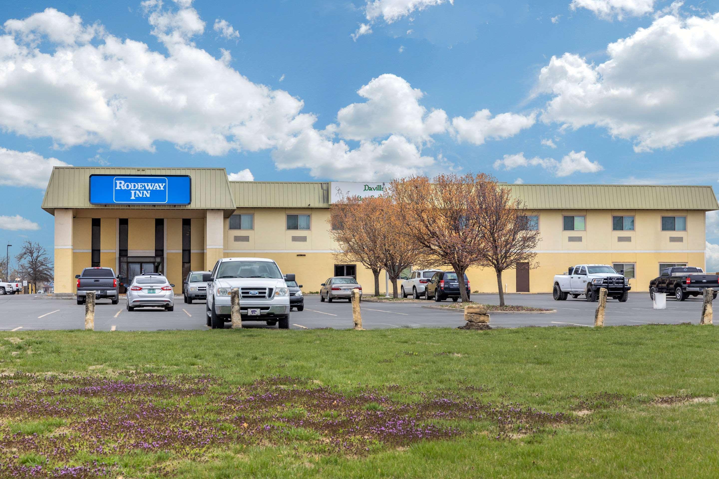 Rodeway Inn South Hutchinson Zewnętrze zdjęcie