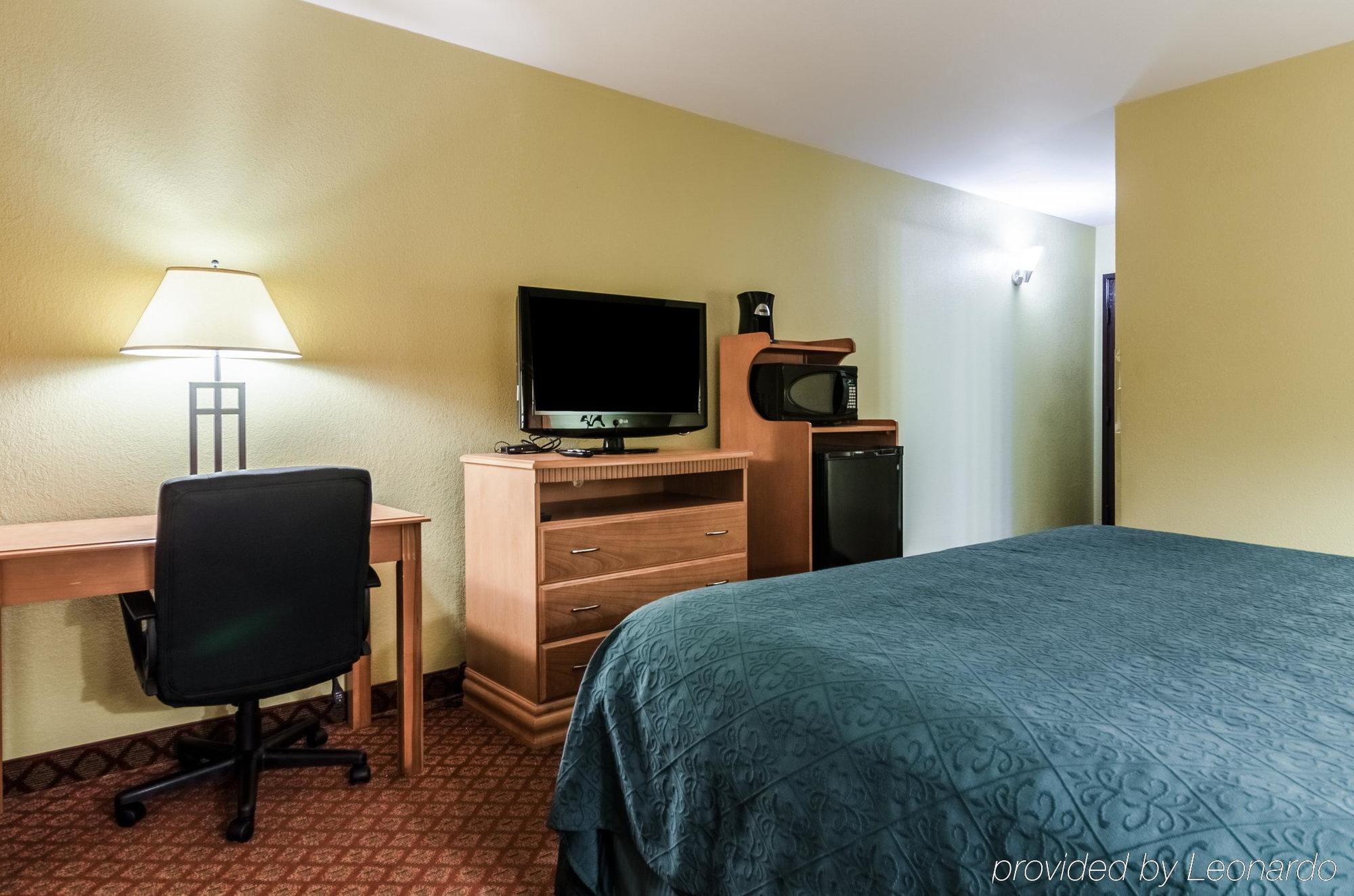 Rodeway Inn South Hutchinson Zewnętrze zdjęcie