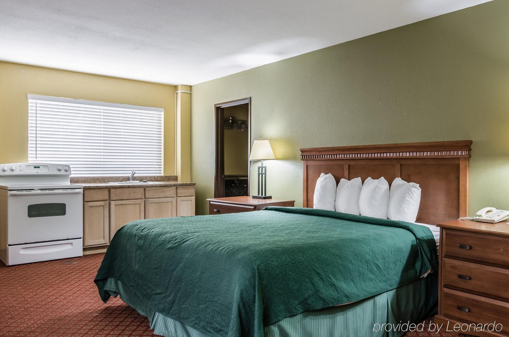 Rodeway Inn South Hutchinson Zewnętrze zdjęcie