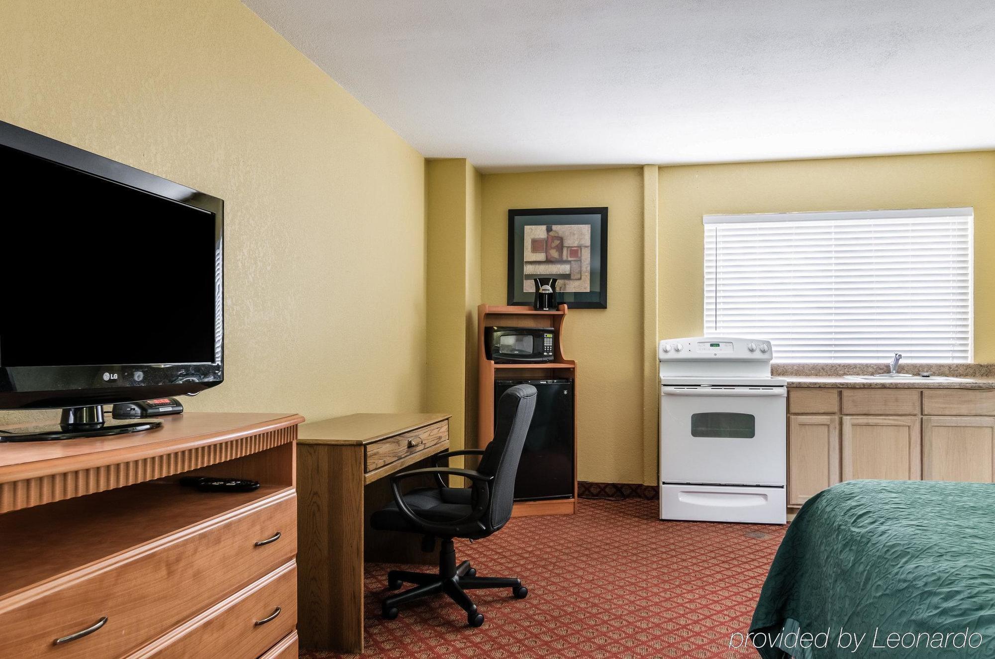 Rodeway Inn South Hutchinson Zewnętrze zdjęcie